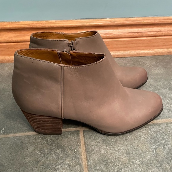 Brand new size 10 Lucky Brand leather boots - Picture 2 of 4